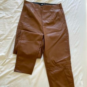 Selling Zara leather pants. I only wore it once and it’s in great condition